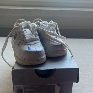 Nike Air Force 1 LV8 multi color gently used